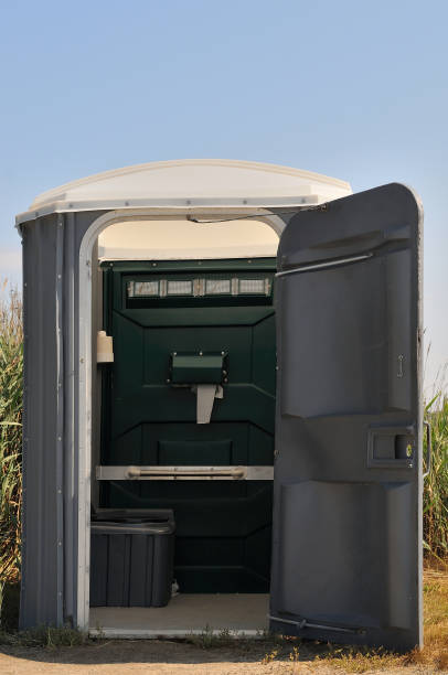 Best Sanitation services for porta potties  in Glenmoor, OH